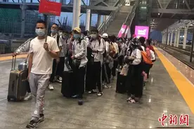 浙江新疆“内高班”的国庆假期：独在异乡不是客图片