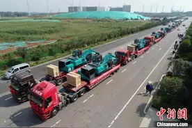 山河智能智能遥控挖掘机全国批量首发图片