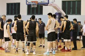 拉杜和钱德勒即将到位，老板提出“更上一层楼”，广厦明天就要开赴诸暨了图片