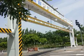 整治限高杆，打通内循环的路上“梗阻”图片