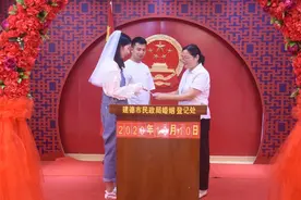 撒糖啦！领证前夜，杭州消防员用这种方式把未婚妻弄哭了图片