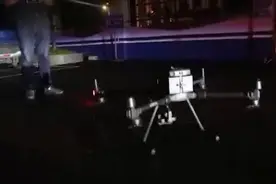 “天眼”取证 警用无人机全程跟拍毒贩交易视频封面