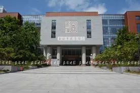 玉林市图书馆新馆今日开馆，这些高科技太吸引人了图片