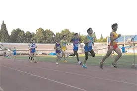杭州中小学生运动会来了 上城区跑得最快的学生产生图片