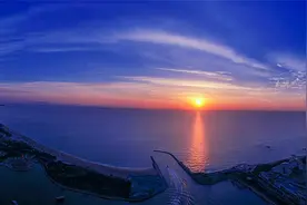 日照：海上日出，曙光先照图片