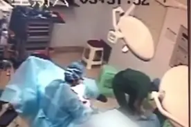云南一医生因过度劳累晕倒在手术台旁，现已恢复上班视频封面