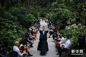 里斯本时装周——Luis Carvalho品牌时装秀图片