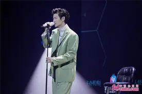 王晰携全新专辑《歌颂》唱响杭州 签唱会成大型“宠粉”现场图片