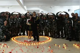 祝福！推迟三次的求婚，成了图片