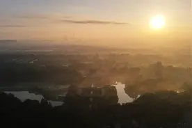 江苏扬州：平流雾景美如画图片