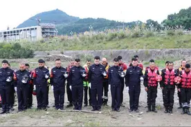 30秒丨英雄，回家了！救坠江女孩失联的四川民警李雨阗今日“归队”视频封面