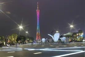 夜遇广州“小蛮腰”图片