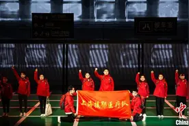 抗疫故事登上舞台 话剧《山河无恙》火热上演图片