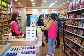 注意，千万不要相信这名男子！已有多人被骗钱，最高的7万图片