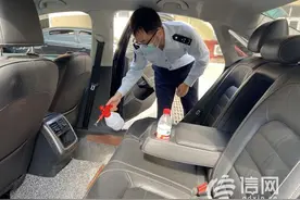 青岛700余部网约专车消毒 驾驶员须全程佩戴口罩图片
