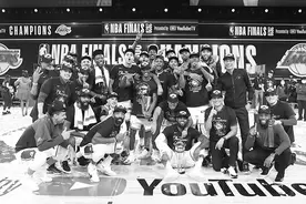 湖人夺冠，NBA最混乱赛季落幕图片