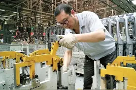 西安经开工匠李晓：32年，他见证了工装夹具的“三代”更迭图片