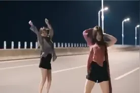 阜阳：多名女子高架桥上跳舞拍视频被交警约谈图片