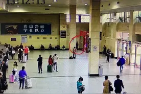 800元就能买iphone11？用旧手机加200元还能换购？男子买到手之后手机却变模型机视频封面