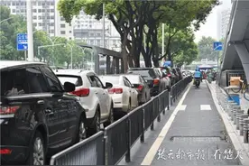 看病找停车位比挂专家号还难？赶紧收下这份武汉医院停车攻略图片