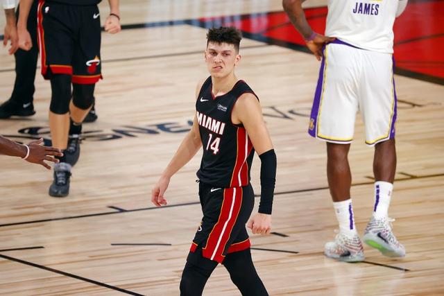 NBA赛季盘点之九大装逼&炫技时刻：“歪嘴战神”希罗领衔