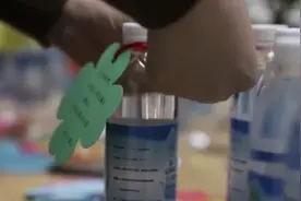 江苏一高校自制700瓶纯净水 作为入学的第一份礼物送新生视频封面