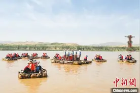 黄河上最古老的交通工具“羊皮筏子”：昔日渡人谋生 今朝旅游致富图片