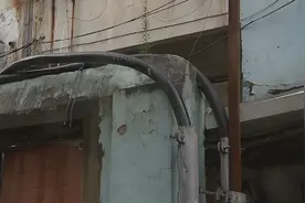 违法建筑拆到一半突然停止 暂停竟然达一年图片
