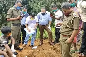 被疑在侄女身上用巫术，印度八旬男子被亲戚活埋图片