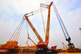 刚刚！“世界第一吊”交付洛阳中油一建图片