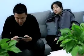 妈妈和女友同时掉进水里先救谁？世纪大难题终于有标准答案了！视频封面