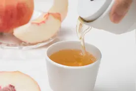 清爽入水，蜜桃乌龙只有茶图片