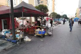 【本地新闻】涉及56户！都匀一小区内乱搭乱建全部被拆除图片