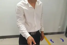浙江一小伙尾随2名漂亮姑娘，还拿出工具……图片