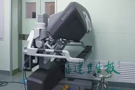 福建首台第四代达芬奇手术机器人在省立医院正式上岗图片