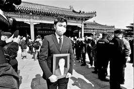 千人送别梨园榜样图片