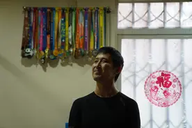 他失明后，去跑马拉松——作家陈光炅的盲人生活图片