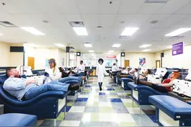 捐献新冠抗体血浆每次可赚100至200美元，有美国大学生故易感染康复后再卖血挣快钱图片