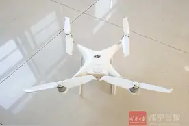 天上掉下个无人机 咸安特巡警大队全城寻失主图片