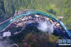 决战云岭山水间——云南“战贫”影像志图片