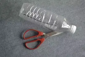 冬天衣服晒不干？巧用塑料瓶晾干时间快一倍图片