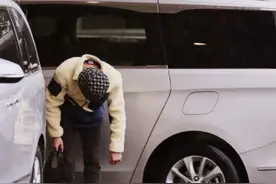 夏之光承认恋情？现身机场下车向粉丝鞠躬十几秒图片