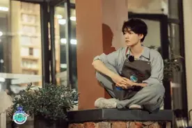 《中餐厅4》今晚收官王俊凯深情演唱感动众人，合伙人袒露心声赵丽颖感动落泪图片
