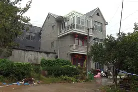 记者探访江西弋阳“灭门命案”事发地：房间内三楼的灯还亮着 已投入3000名警力搜捕图片