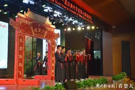 点朱砂、齐明志，海归初中生感受传统“成童礼”图片