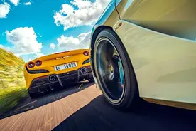 来自法拉利和迈凯伦的两枚“导弹”究竟谁更胜一筹？| CAR REVIEWS图片