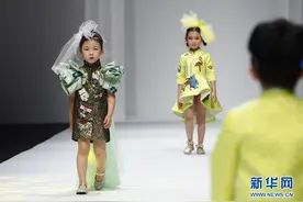 2021春夏上海时装周上演童装秀图片