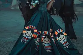 墨西哥小姐选美，各种华丽传统服饰，第一个就帅到我了图片