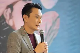 张信哲当起了收藏家，跨界“民•潮—月份牌珍稀画稿与二十世纪时尚潮流展”在上海热展图片