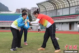 奥运冠军高敏：关注青少年身体素质 体教融合必不可少图片